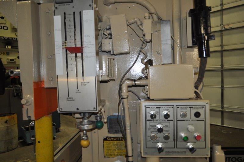 175 Ton Cincinnati Hydraulic Press Brake D&D Industries, Inc.