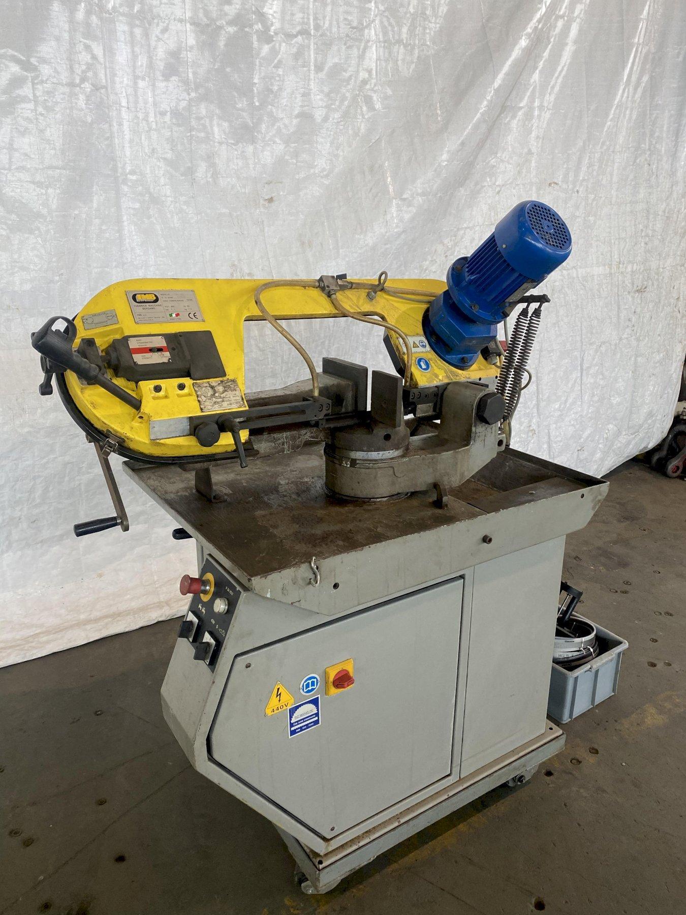 6.5 x 11″ TRITON SWIVEL HEAD HORIZONTAL BANDSAW. STOCK 0206521 G