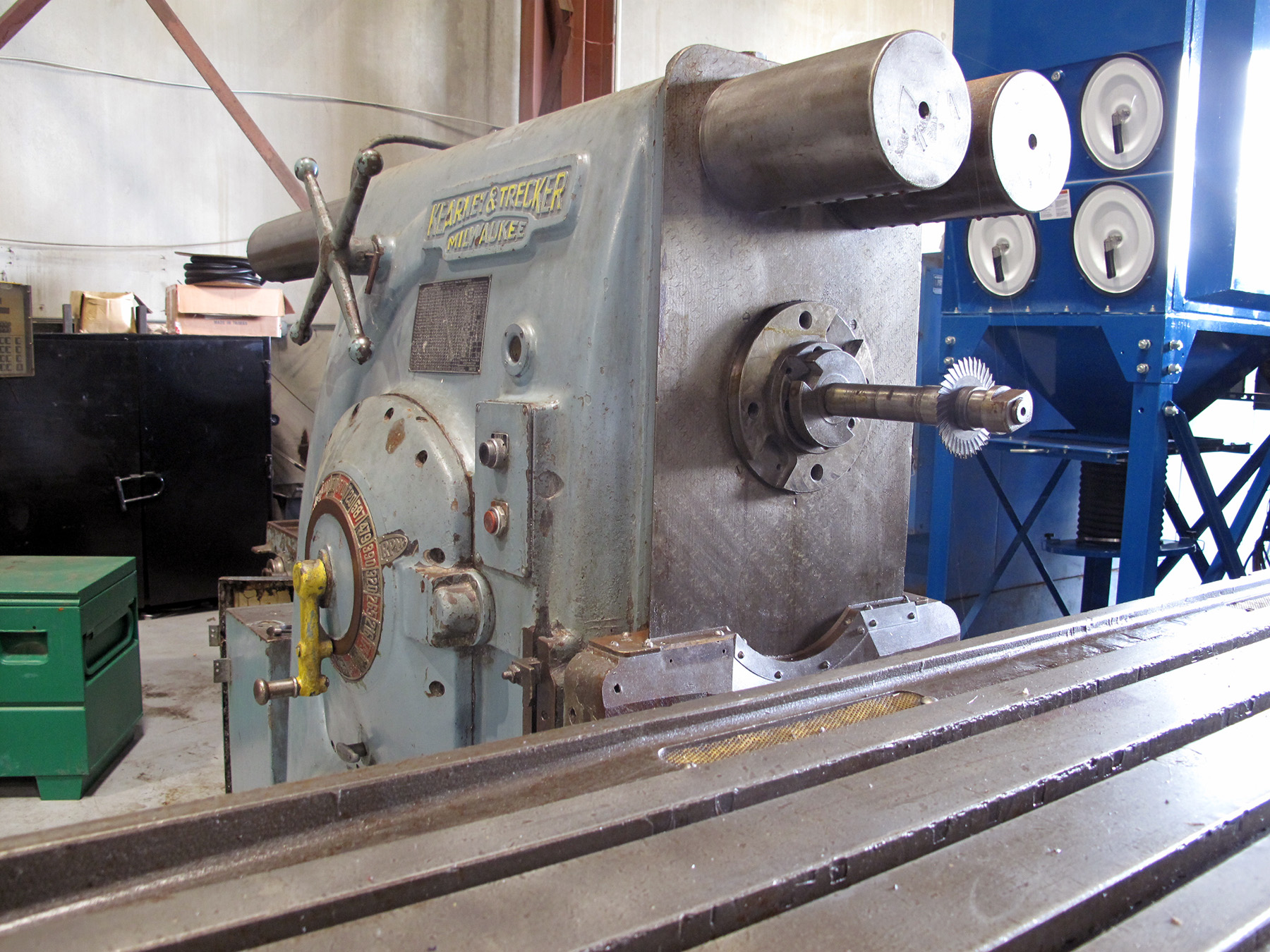 USED, KEARNEY & TRECKER MODEL 425TF PLAIN HORIZONTAL MILLING MACHINE