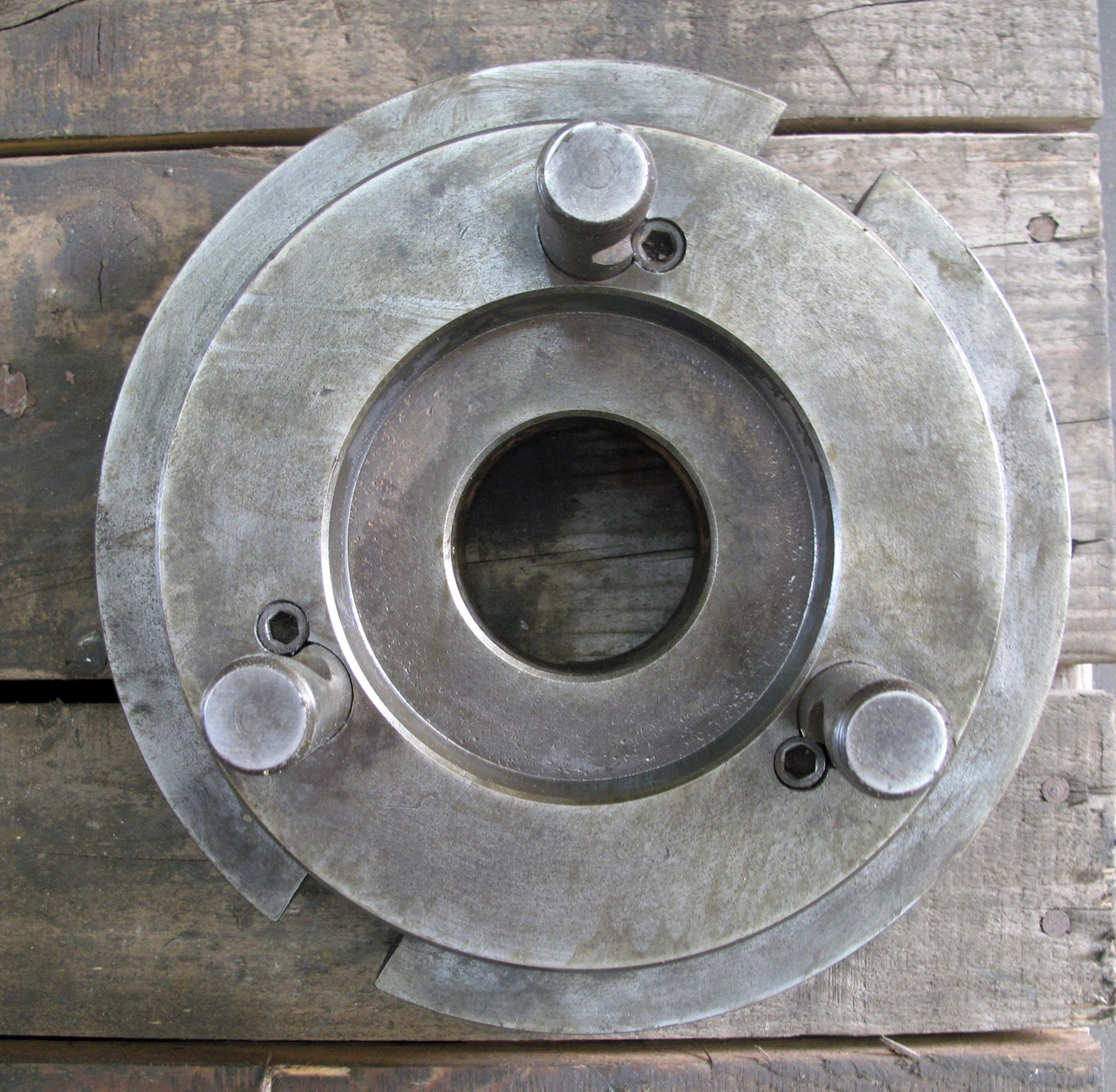 USED, 9″ DIAMETER FACE PLATE, D-6 CAM LOCK | Harris Machine Tools