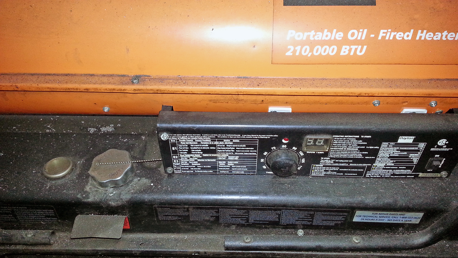 USED, 215,000 BTU DAYTON MODEL 3VE52B PORTABLE OILFIRED SPACE HEATER