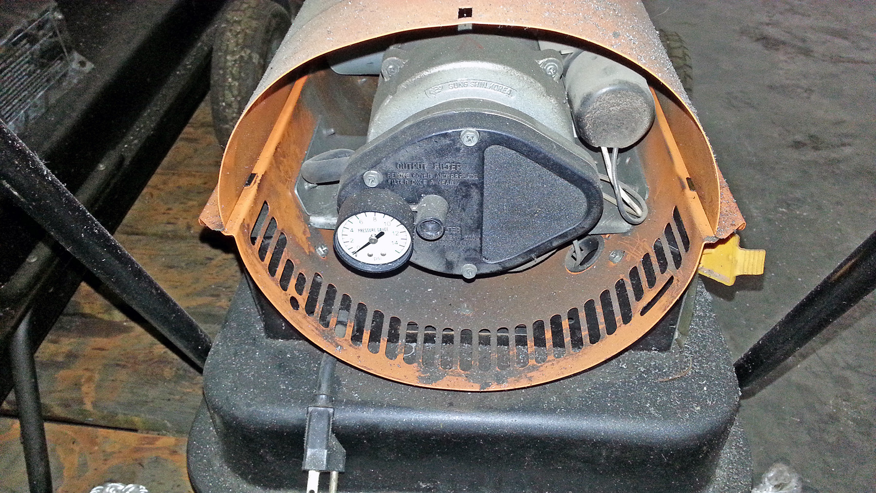 USED, 215,000 BTU DAYTON MODEL 3VE52B PORTABLE OILFIRED SPACE HEATER