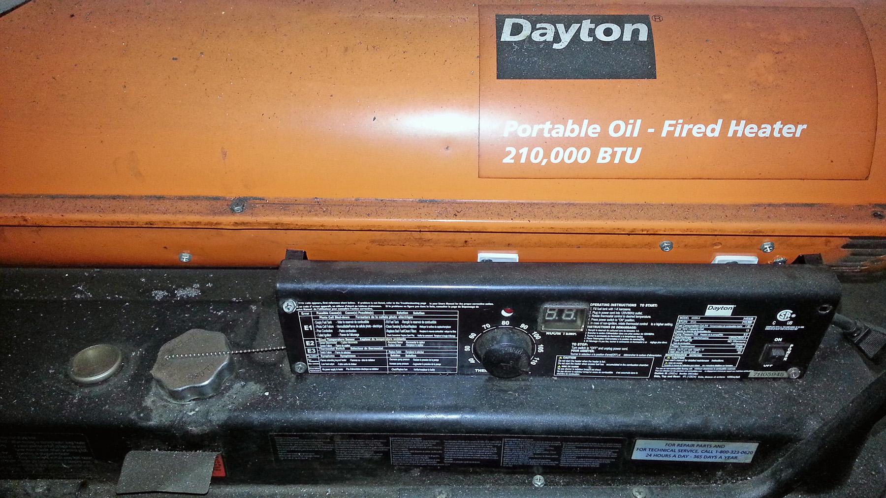 USED, 215,000 BTU DAYTON MODEL 3VE52B PORTABLE OILFIRED SPACE HEATER