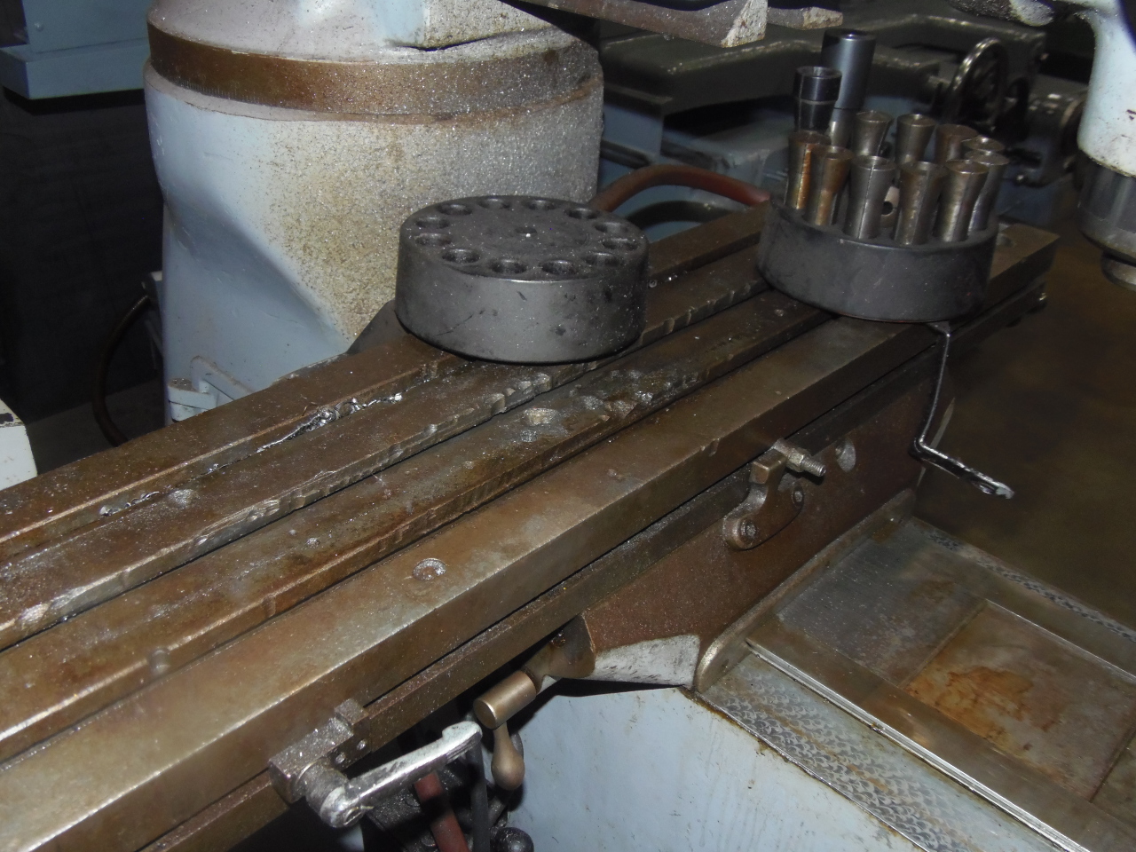 BRIDGEPORT SERIES I VERTICAL MILL, VARIABLE SPEED HEAD, 9 x 42 TABLE, COLLETS Wisconsin