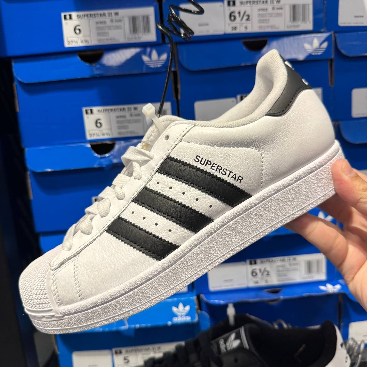 SUPERSTAR