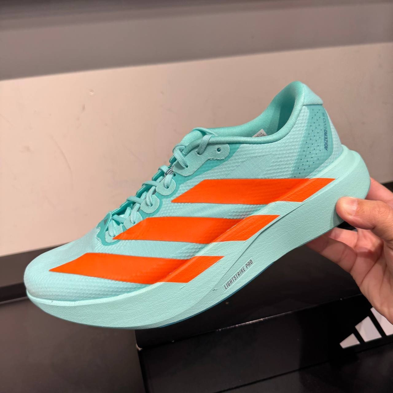 ADIZERO EVO