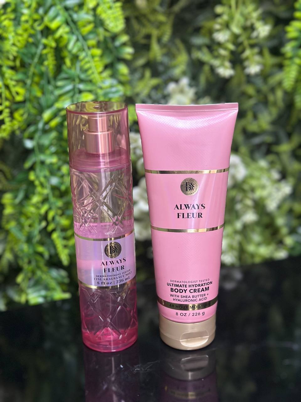 Kit Always Flyer Como explorar um jardim secreto, essa fragrância floral é divertida, elegante e inesperada.  Notas de fragrância: pera cintilante, pétalas de rosa sedosas e almíscares de cedro.