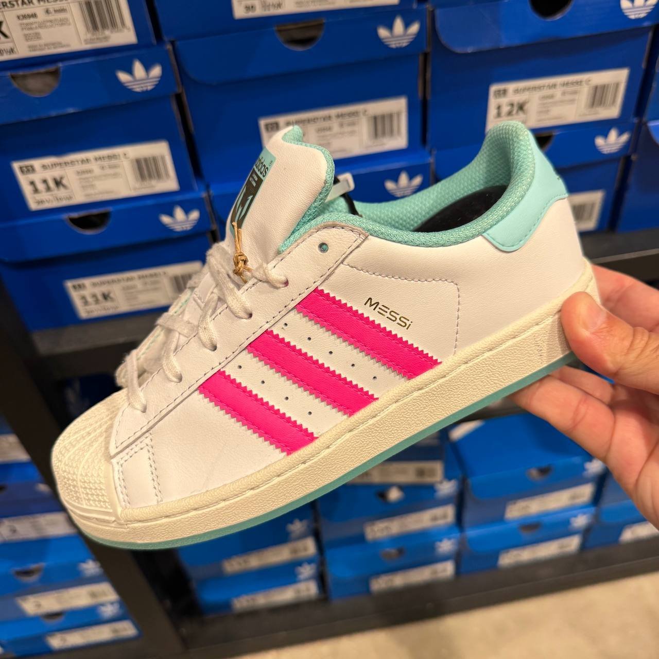SUPERSTAR