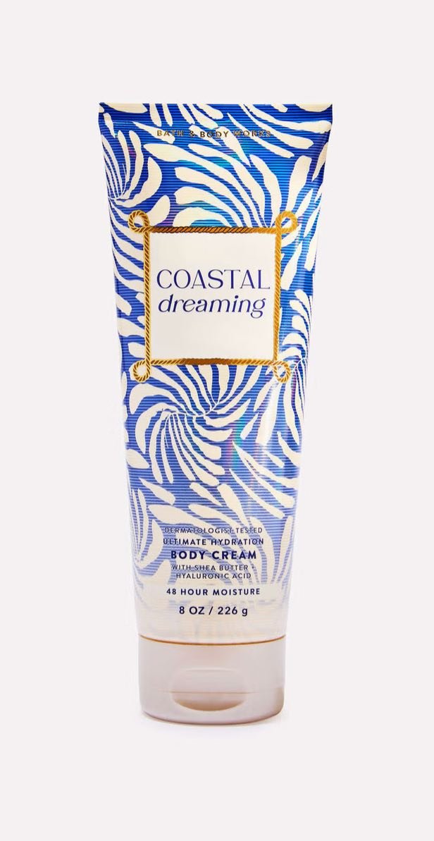 Bory Cream Coastal Dreaming BBW 
Nota de fragrância- Salgado, suave e náutico por natureza, Coastal Dreaming é a nossa mais nova fragrância de baunilha com um brilho de profundidade. Notas de ondas salgadas, baunilha reconfortante e madeiras encharcadas de sol e fluem como a maré do oceano para um perfume que é inegavelmente limpo, luminoso e quente.