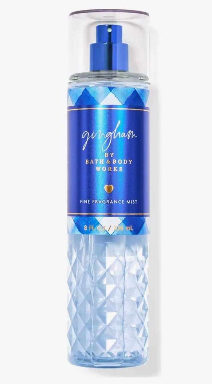 Bory Splash Gingham- Uma celebração de tudo o que você ama na Bath & Body Works desde 1990. É fresco, vibrante e alegre, então é claro que é nossa fragrância registrada. Traga a autenticidade e a alegria da nossa marca à vida com essa fragrância limpa e vibrante sem esforço.  Notas de fragrância: frêsia azul, pêssego branco e clementina fresca.