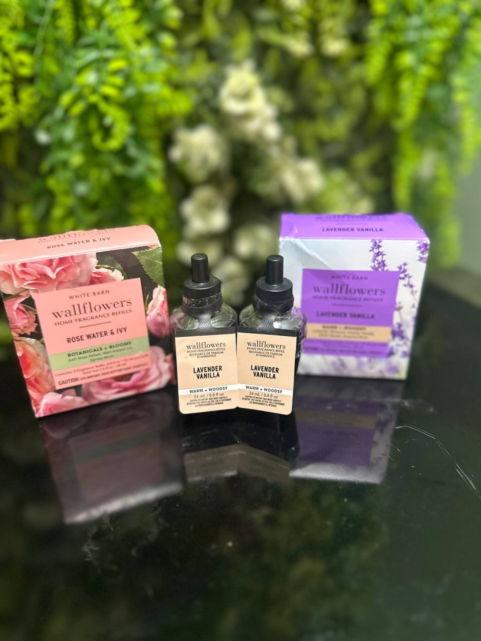 Essência de casa para difusor Wallflowers 

Como um buquê de cabeceira de sonho, esta fragrância é quente e relaxante.

Notas de fragrância: flor de lavanda, baunilha cremosa, madeira branca e almíscar açucarado.