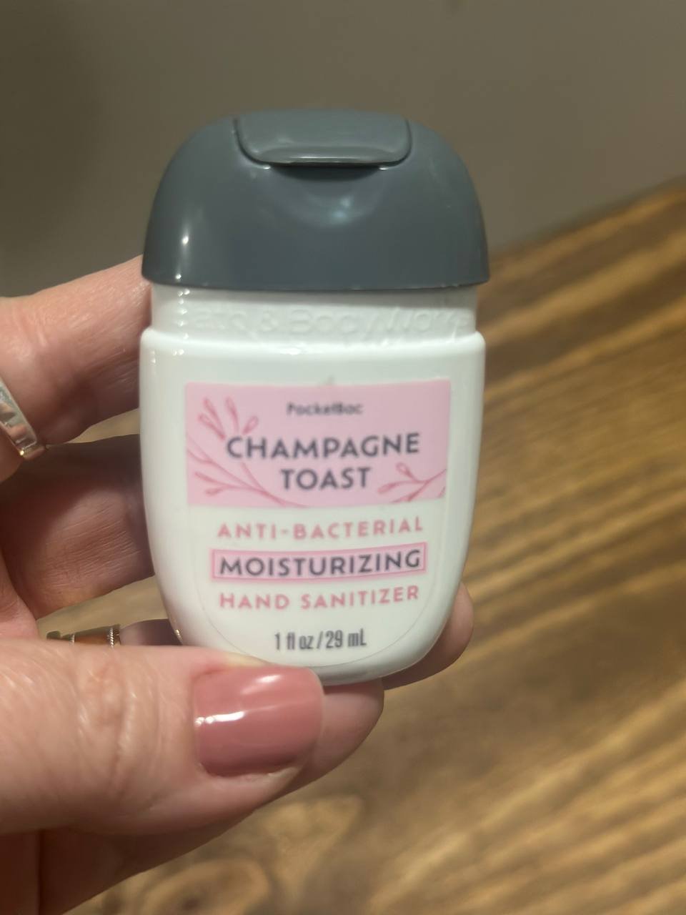 Hand Sanitizer Álcool creme com hidratante Champagne Tost