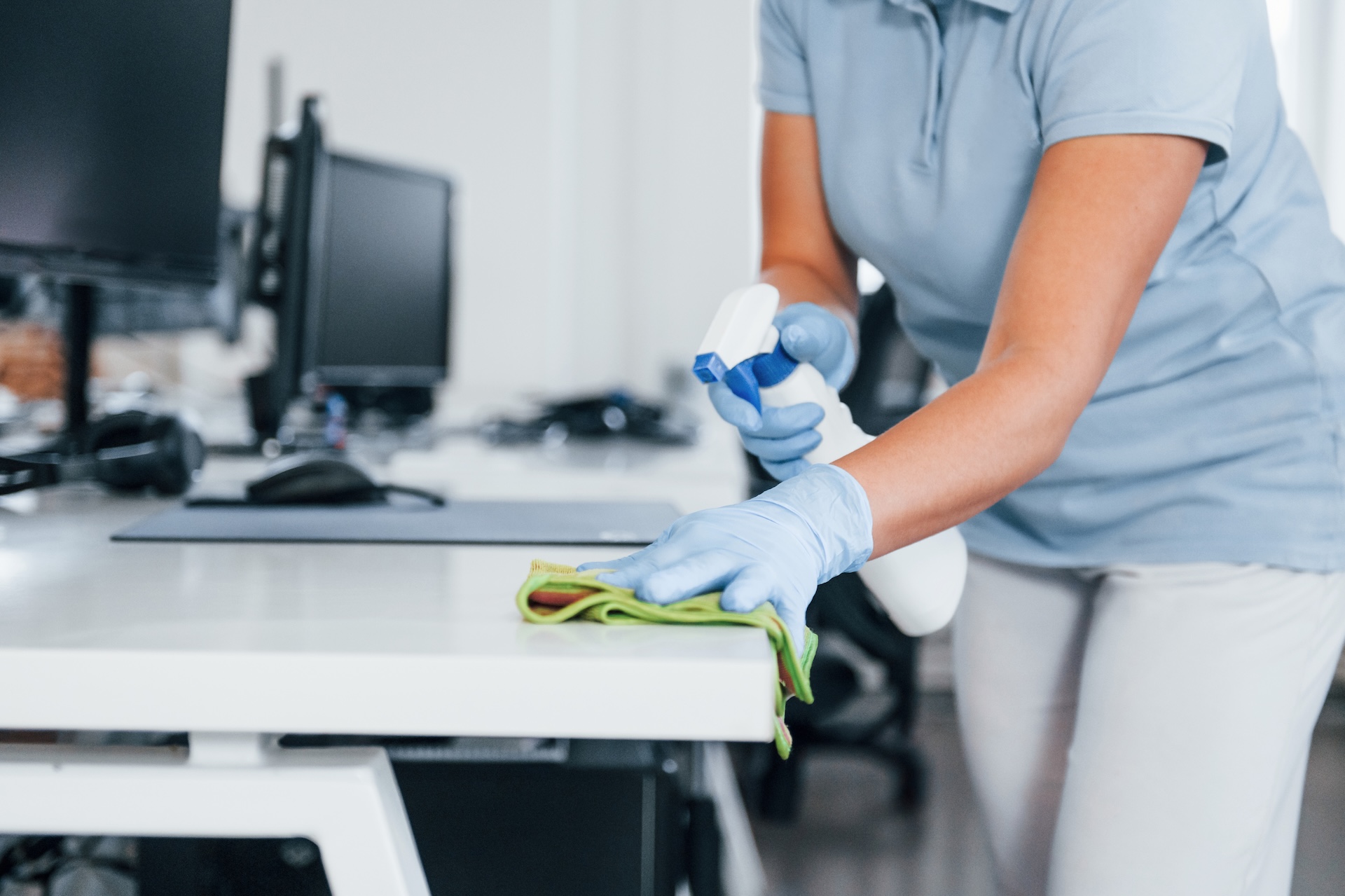 1078_BSC_Header___Cleaning_Desk.jpg