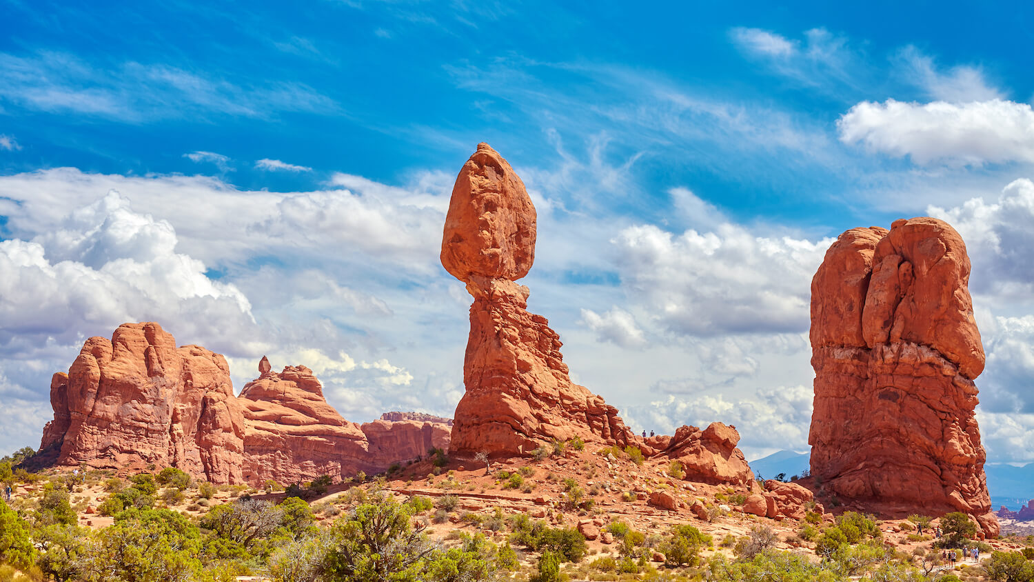 balanced-rock-rving-arches-national-park-10-2022 