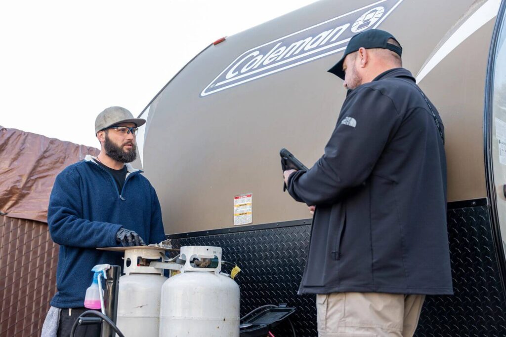 front-camping-world-pdi-process-06-2023