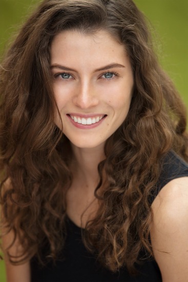Anna Rochfort - Actors Headshots