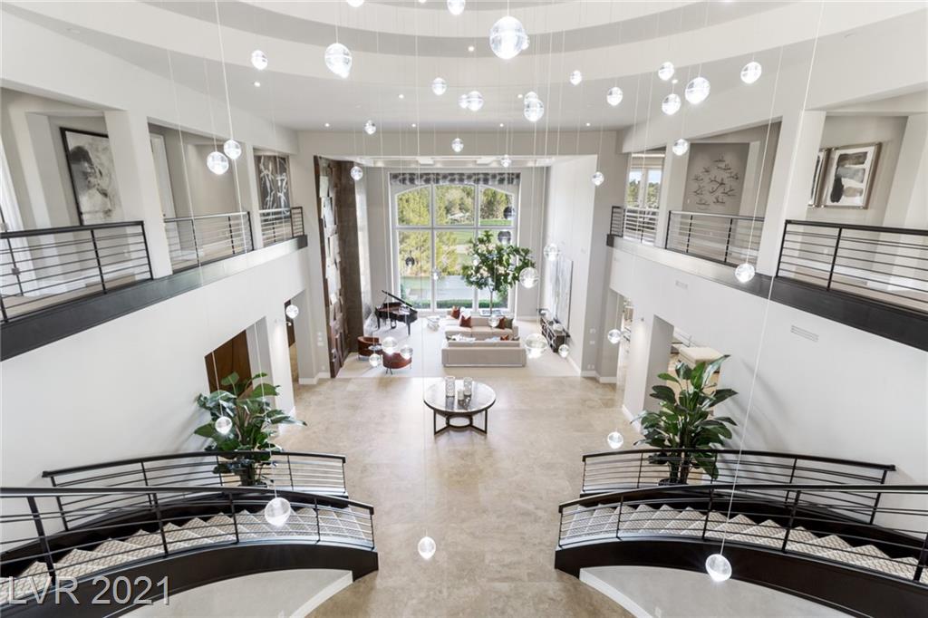 Las Vegas Guard Gated Homes and High Rise Condos / by Deluxe Realty