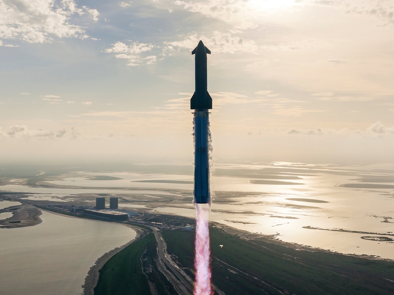 SpaceX Plans IPO Targeting Massive Valuation