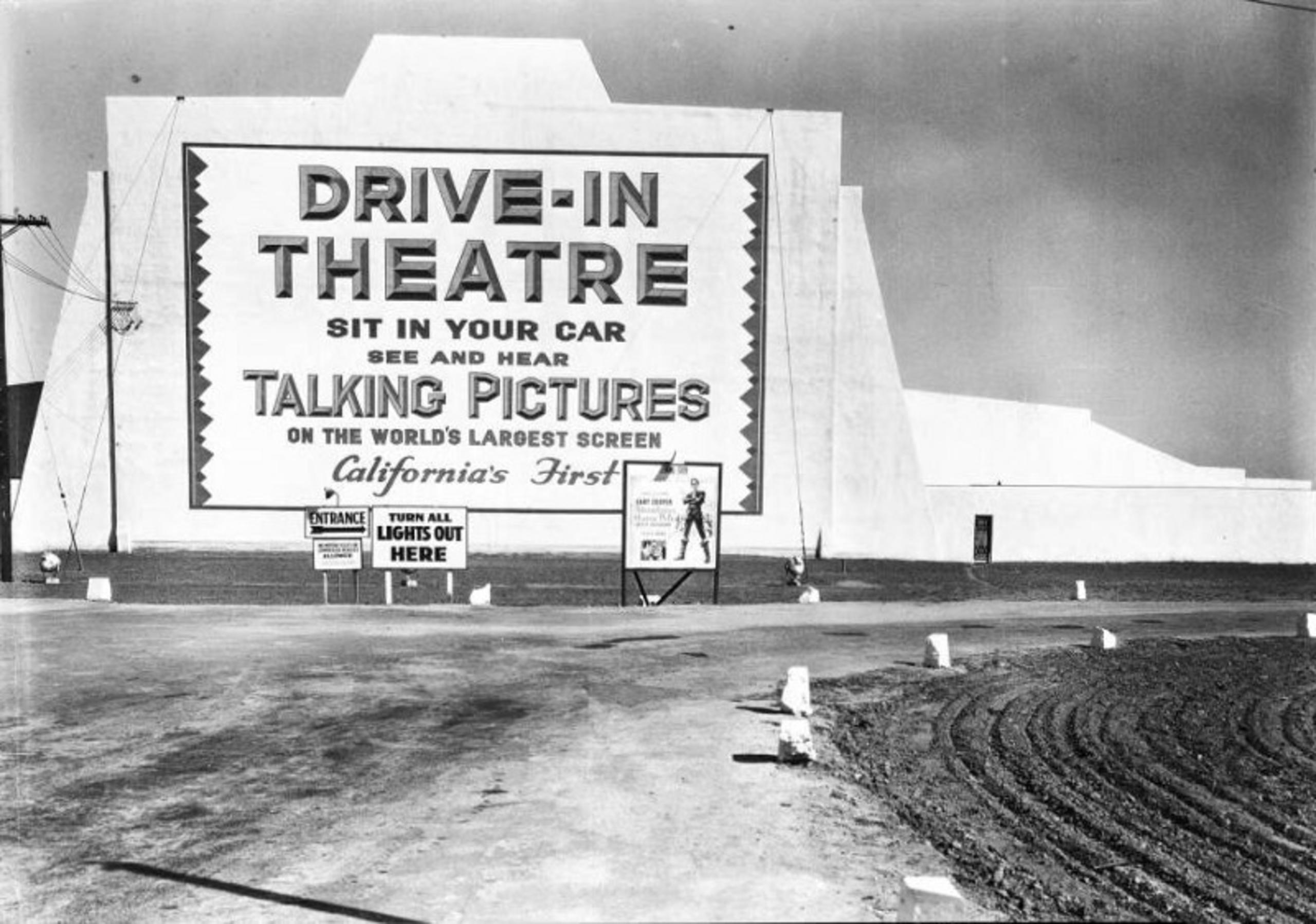 Movie Theater Riverbank Ca - mpfn8qq