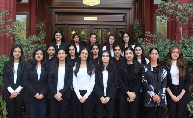 a picture of the Pakistan Satellite Editorial Board (Lahore)