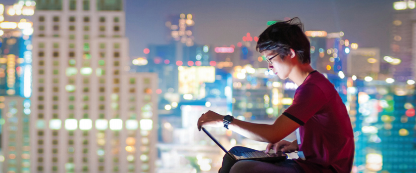 How-Companies-Can-Adapt-The-E-Commerce-Globalization_L.jpg