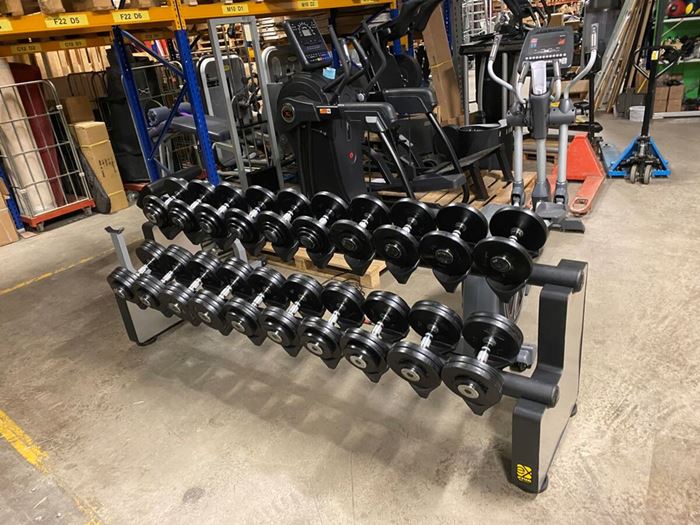 hantelställ med hantlar