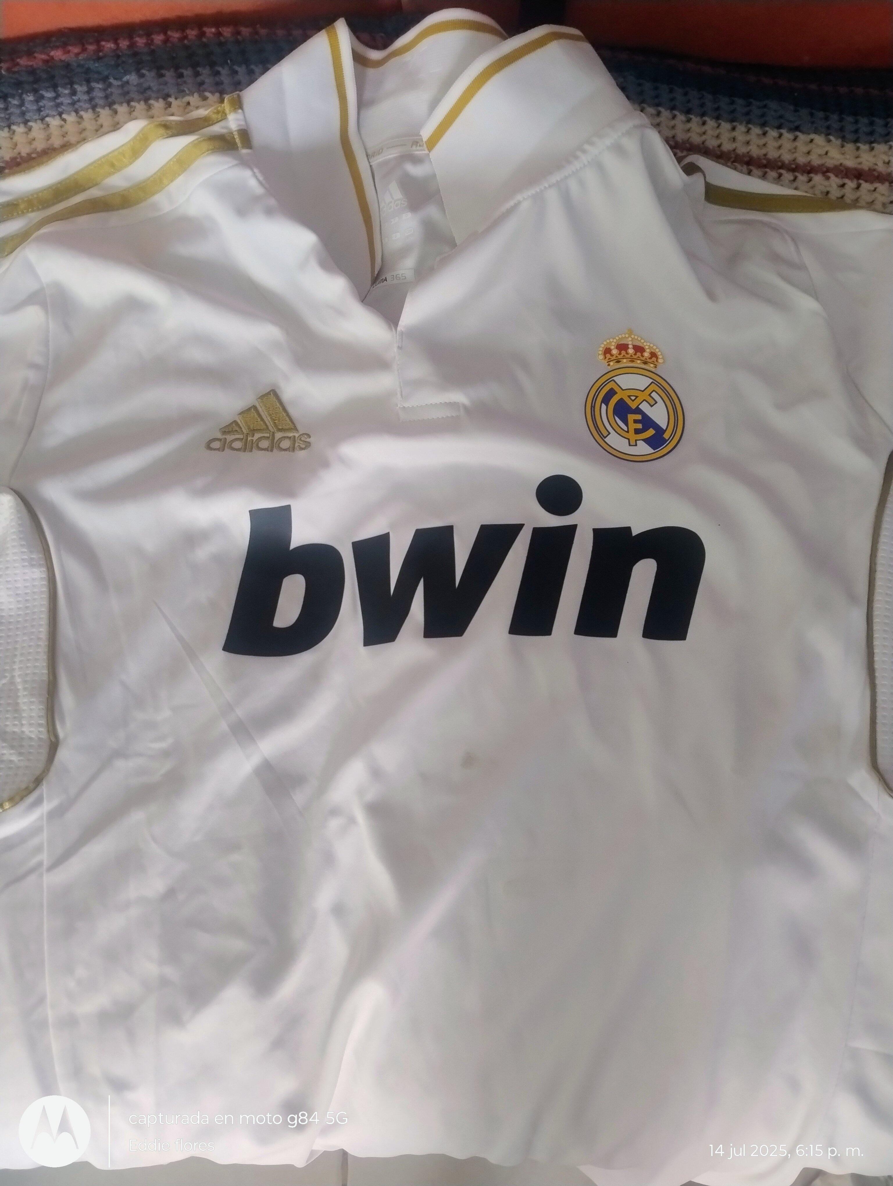 Reseña de Eddie Flores 