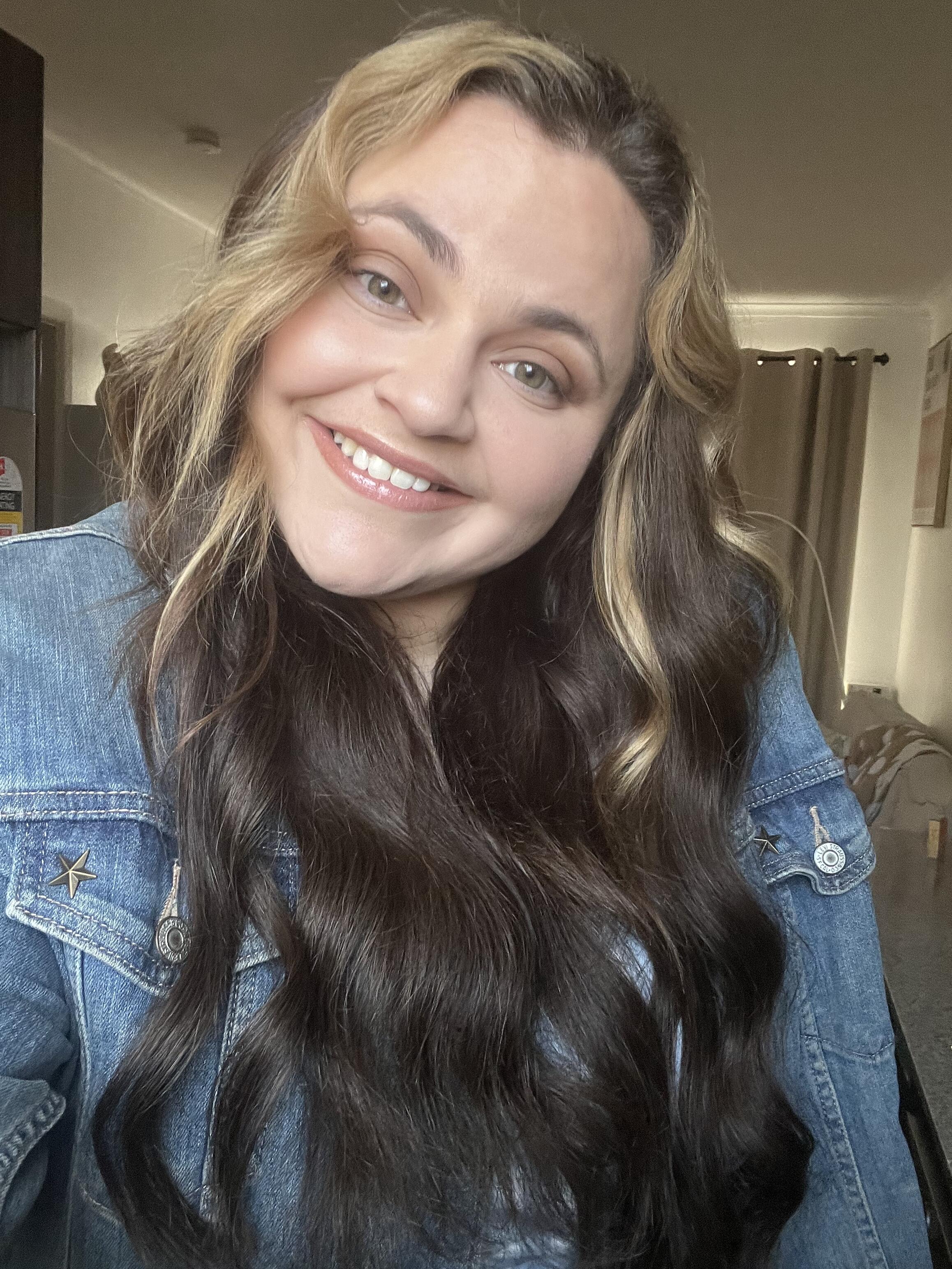 Customer wearing Muse extensions