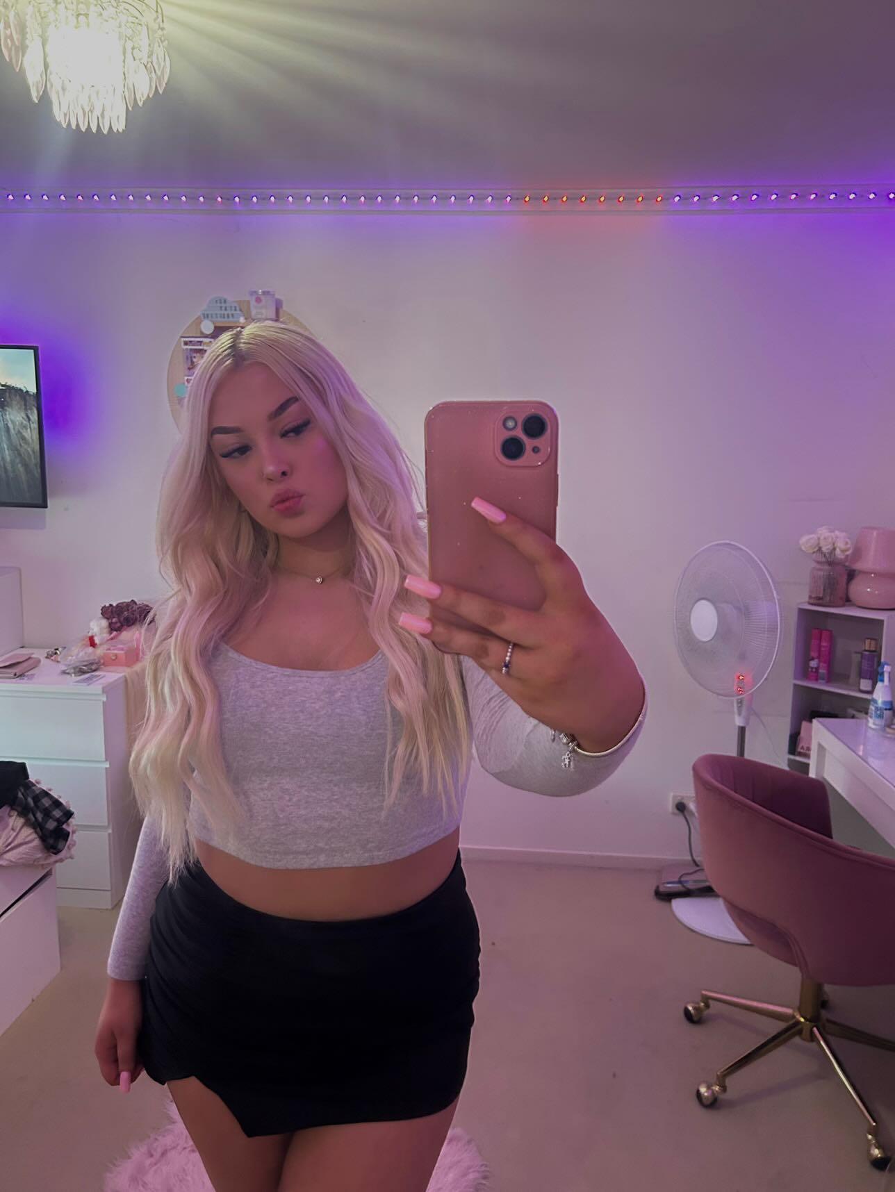 Customer wearing Muse extensions