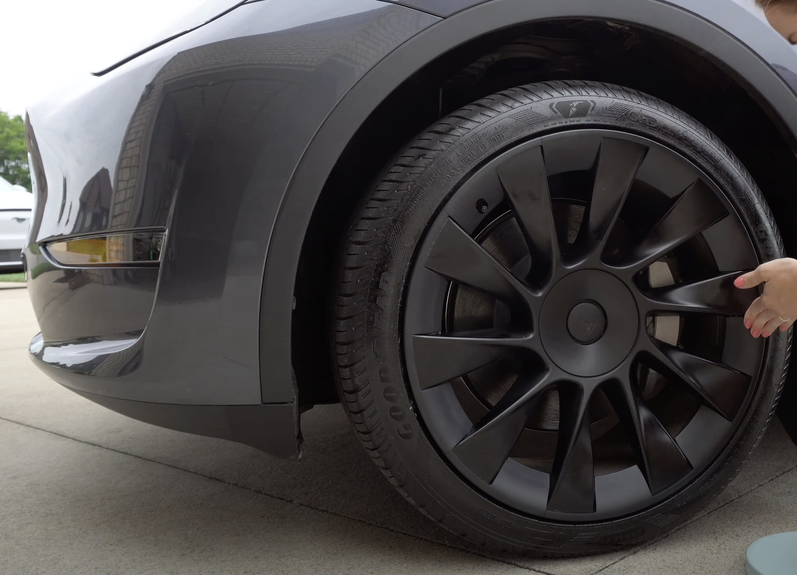 TeslaHubs™ Rim Shield  Advanced Protection Kit For Model Y customer photo