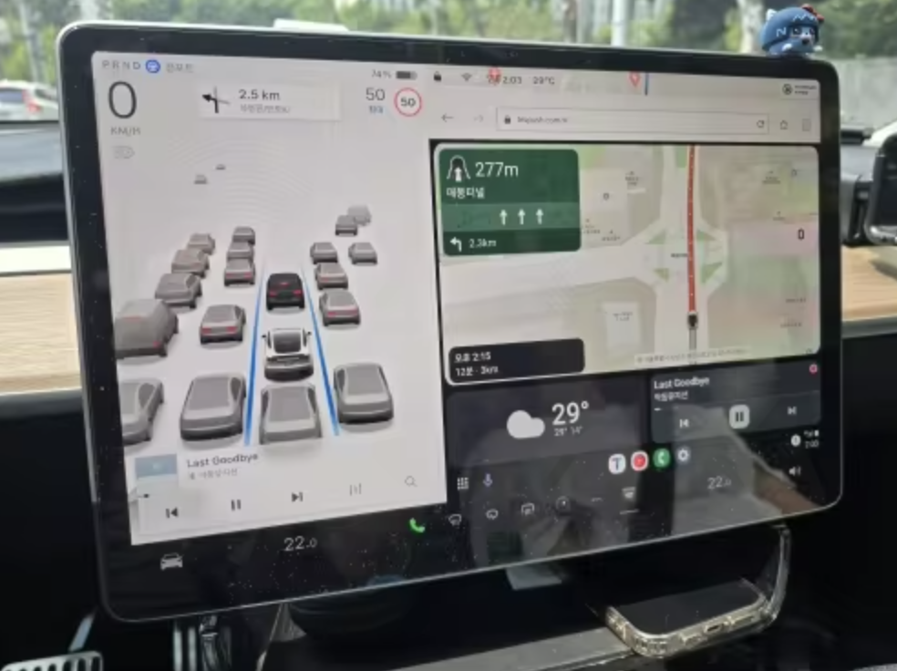 Teslahubs™ Space Box - CarPlay for Y, 3, S, X, Cybertruck, Juniper customer photo