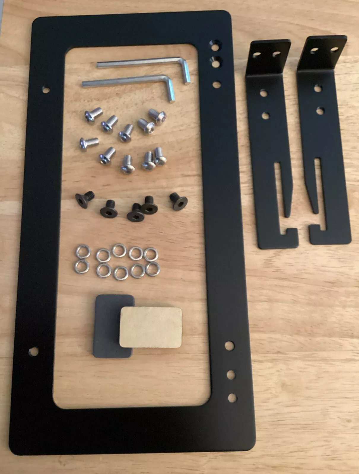 TeslaHubs™ SecureMount Front License Plate Frame customer photo
