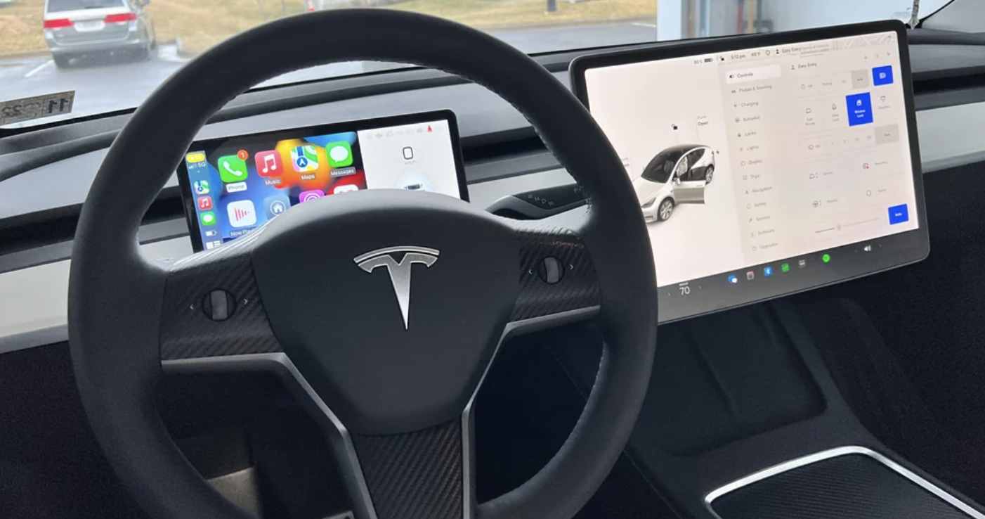 Dash Screen PRO, CarPlay Ultra customer photo