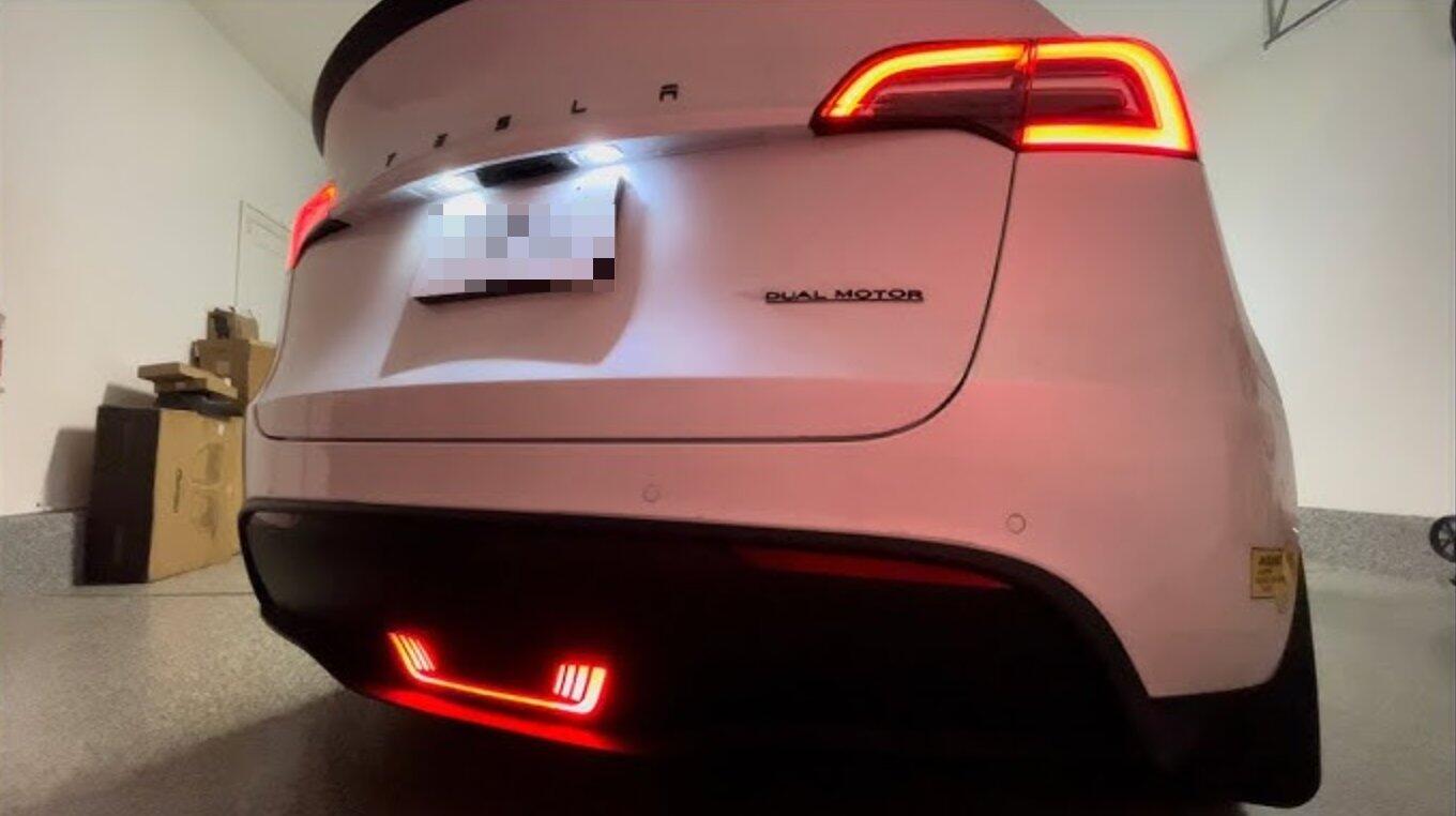 Teslahubs™ Pilot Rear Lights for Model Y customer photo