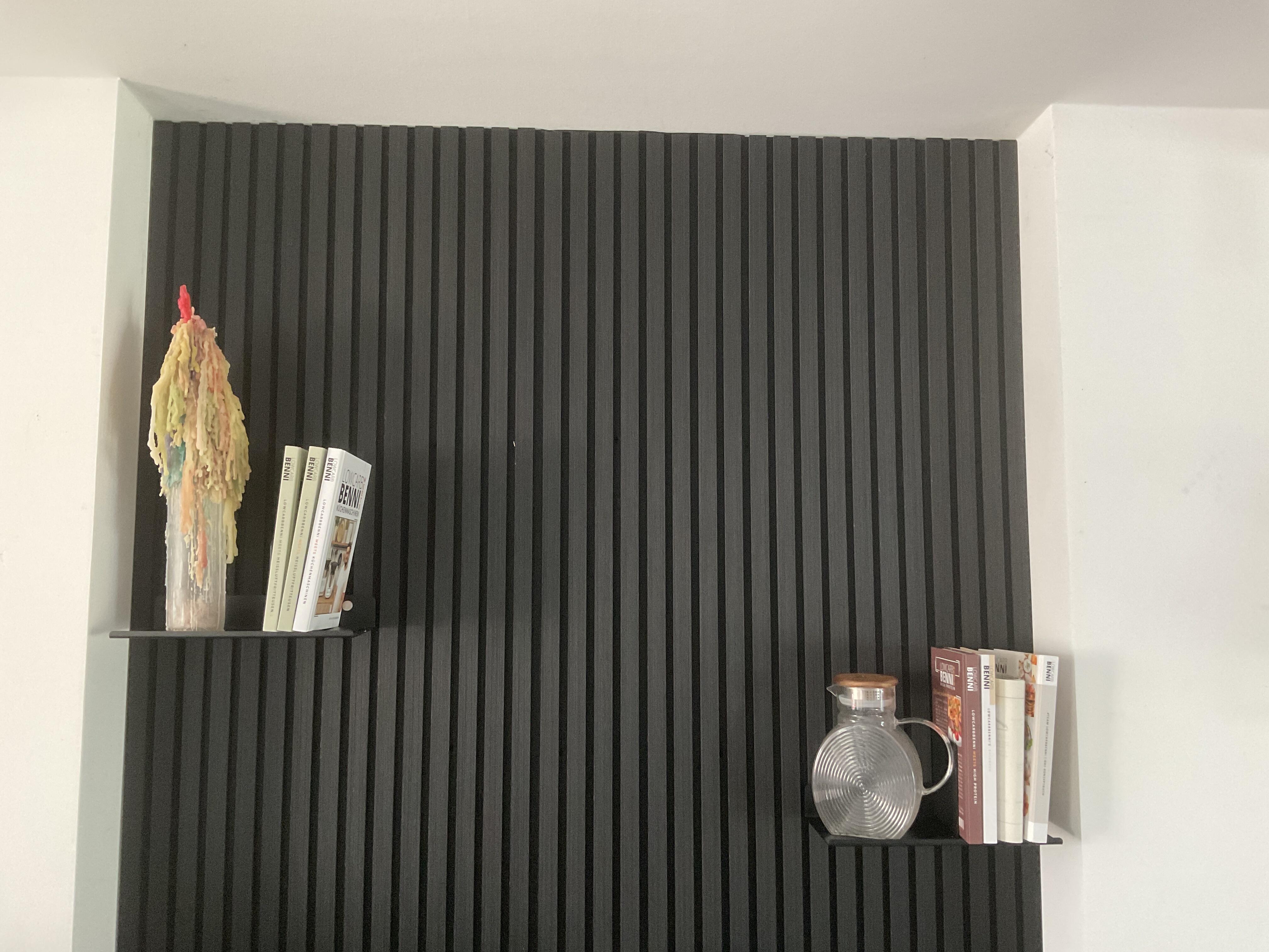 Kundenfoto eines WALLTRAUD Buchregals mit variabler Stütze
