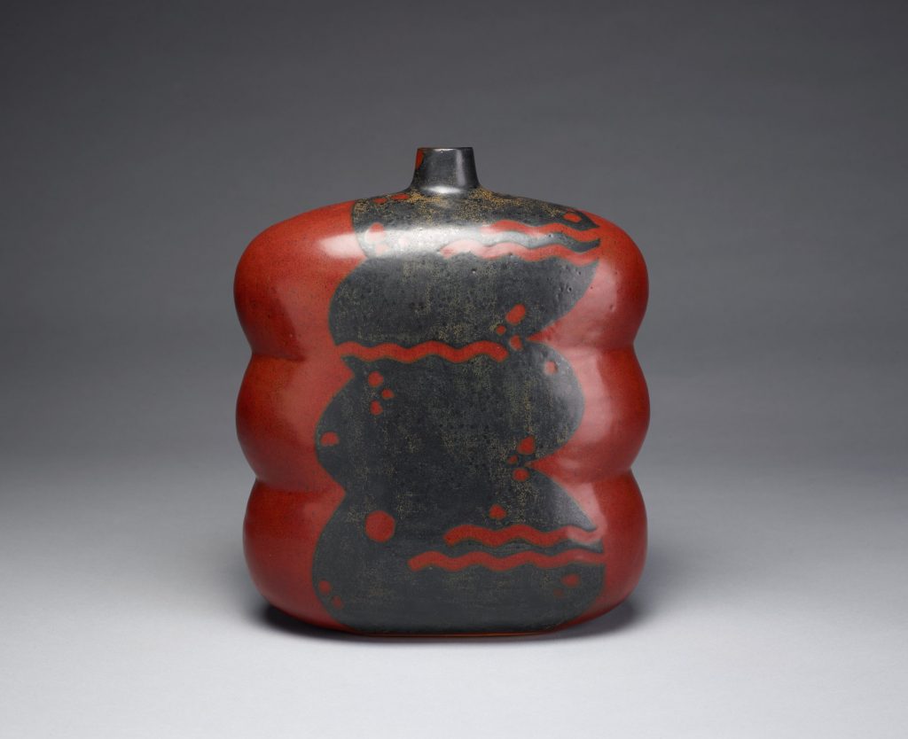 Mindful Meditations – Color Meditation on “Black Rust Flower Vase” by Morino Hiroaki