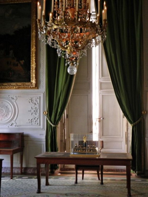 ผ้าม่านสีเขียว สวยๆ