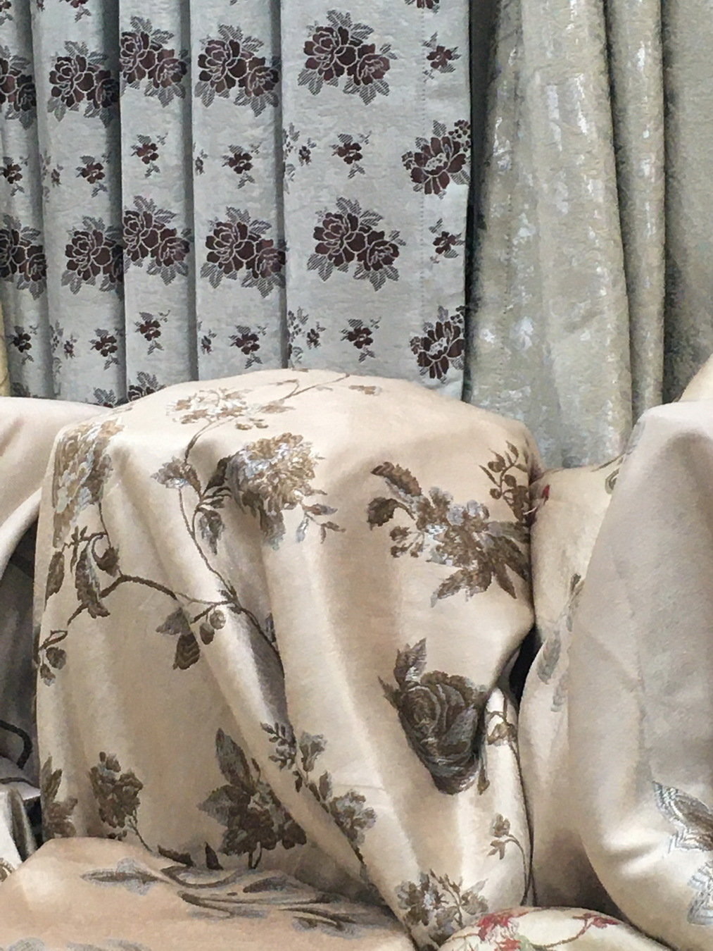 ผ้าหุ้มเบาะ ผ้าบุโซฟา สวย ราคาถูก