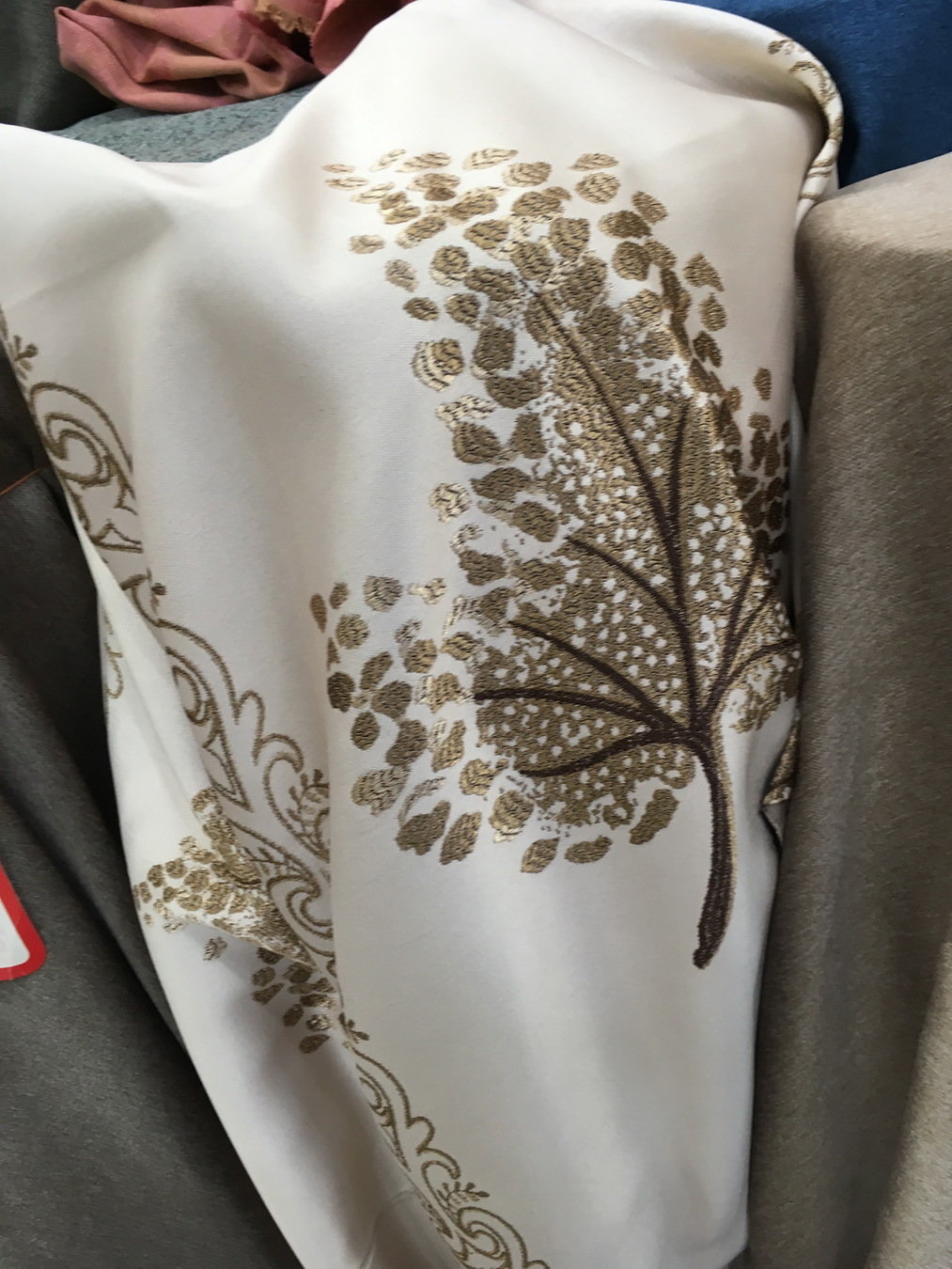 ผ้าหุ้มเบาะ ผ้าบุโซฟา สวย ราคาถูก