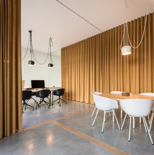 ผ้าม่านกั้นแอร์ ทําเอง