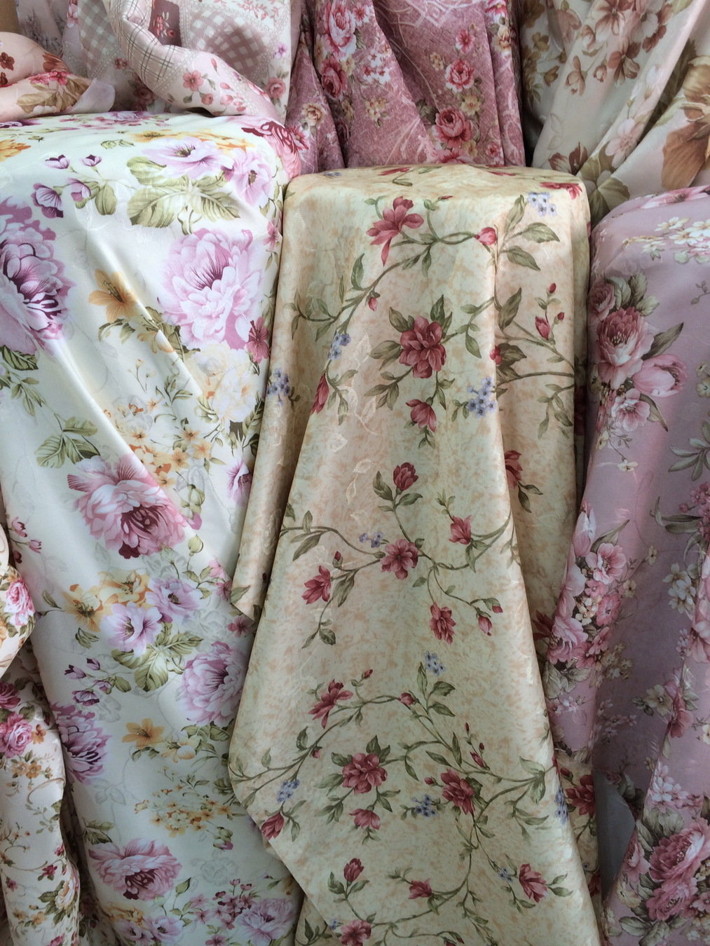 ขายส่งผ้ายกม้วน