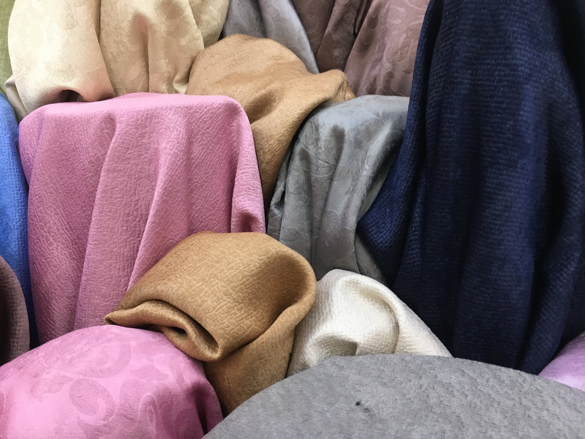 ขายส่งผ้ายกม้วน