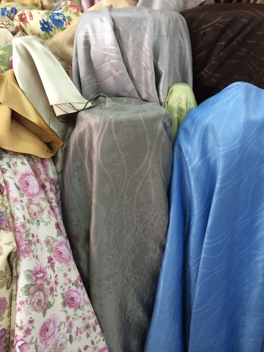 ขายส่งผ้ายกม้วน