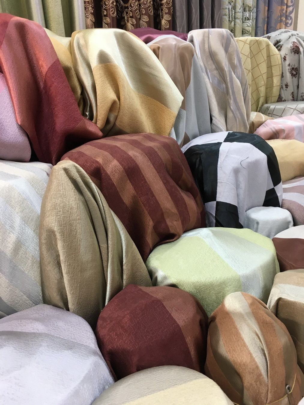 ขายส่งผ้ายกม้วน