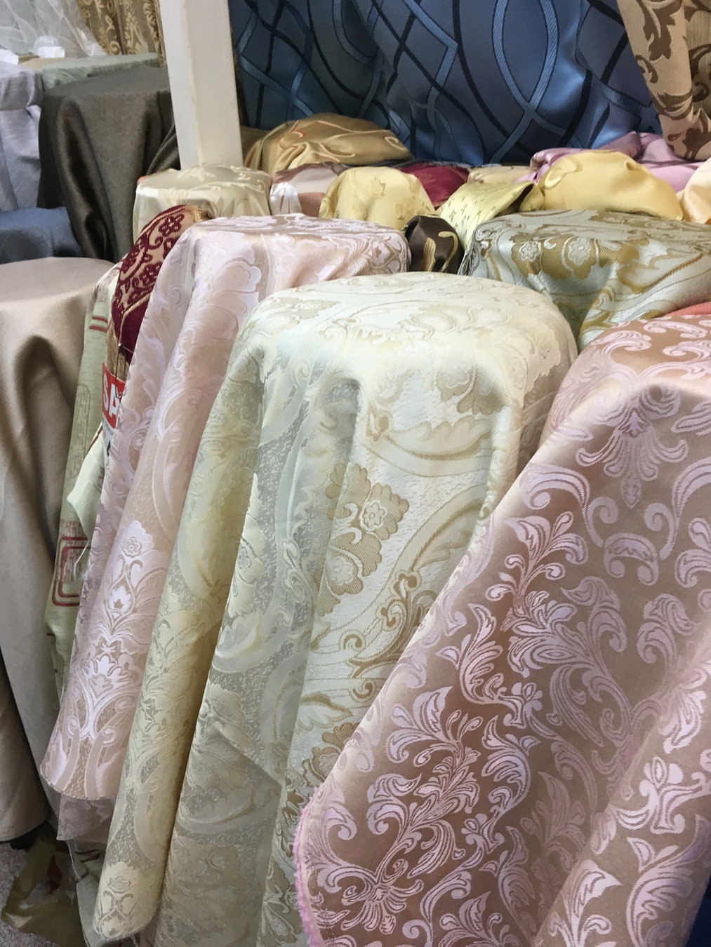 ขายส่งผ้ายกม้วน