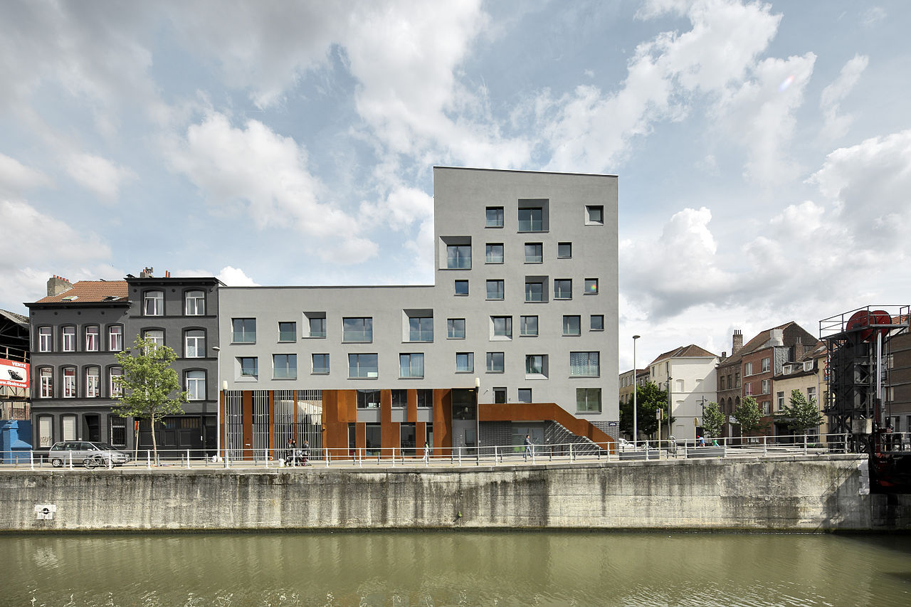 bron: https://upload.wikimedia.org/wikipedia/commons/thumb/b/b4/Angle_Liverpool_-_Industrie.jpg/1280px-Angle_Liverpool_-_Industrie.jpg