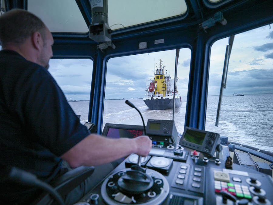 TED BLENKERS-WHAT DOES A SHIP CAPTAIN DO?