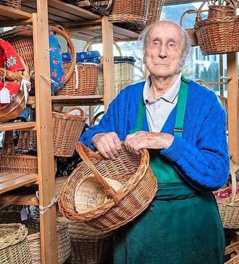 Blind basket weaver