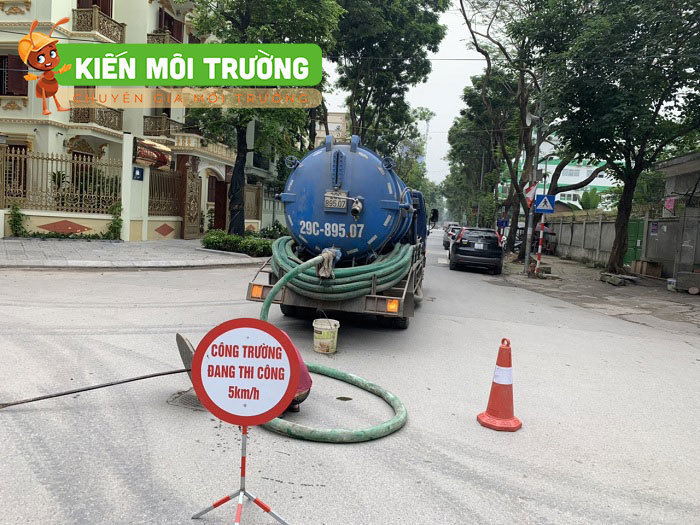 Kiến Môi Trường Hút Bể Phốt Tại Mê Linh