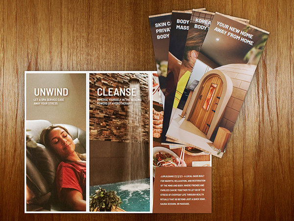 Presentation-folder-with-brochure-2